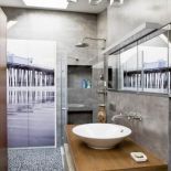 Gres imitujący beton, otoczaki i... morze. -Chcieliśmy powiększyć zdjęcie zrobione podczas wakacji nad bałtykiem. Ale