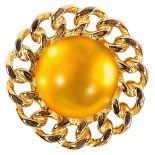 Guzik, fot. Shutterstock.com. Guzik z pętelką