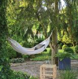 kącik do odpoczywania w ogrodzie