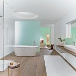 Hansaligna to bateria umywalkowa za 1161 zł i wannowa podłogowa za 9464 zł. Hansamatrix to zestaw