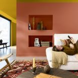 modne kolory ścian 2025 pokój dzienny