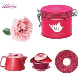 Herbata: http://cudmiodherbata.pl/, porcelana: PO, CzerwonaMaszyna, porcelanowy talerzyk: Villeroy Boch