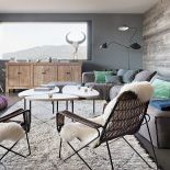 Jacques, fotograf mody ciągle w podróży, wymyślał ten dom latami. Z odwiedzanych miejsc przywoził nie tylko wspomnienia.