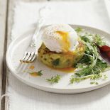 Jajka w mundurkach na kapuścianym placku