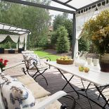 Jak letnia jadalnia. Na skraju puszczy