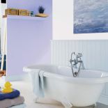 Jak niebo przed burzą: błękity z kolekcji Dulux Diamond Satin Venetian Crystal 6 i Matt Atlantic Surf 4. DULUX
