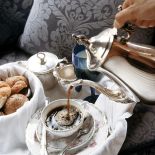 Jak parzymy kawę w XXI wieku? Nawet Lem by tego nie wymyślił. Ekspres sterowany przez iPhone’a, kubek z termometrem,