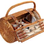 Jak podróżny kufer. Dzieje letnich pikników: zobacz jak urządzić je dziś