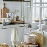 słoje i pojemniki do przechowywania w kuchni