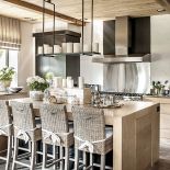 Jak urządzić dom w eleganckim stylu francuskim i połączyć go z orientalnymi dodatkami? Zobaczcie dom Oli, która pomysły na