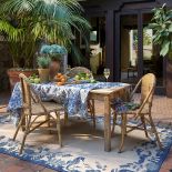 jadalnia na tarasie przed domem