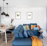 salon w bloku ze stołem