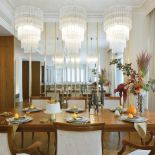 Luksusowe wnętrza: marmury, drewno i artdecowskie dekoracje