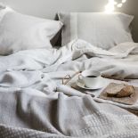 Sypialnia w stylu wabi-sabi, fot. apuankankurit.fi