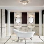 Jak w rzymskiej łaźni: płytki na ścianę i podłogę są z kolekcji Genezo/Enezi. PARADYŻ