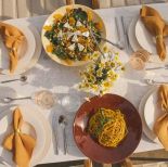 aranżacja stołu na letnie przyjęcie