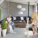 Dyplomowana krawcowa, matka czwórki dzieci i dziesiątek Stefków, ręcznie szytych lalek, najbardziej kocha urządzanie wnętrz.