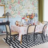 jak dobrać krzesła do stołu w jadalni i salonie