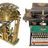 Jedna z pierwszych maszyn do pisania, wynaleziona przez Hansa Mallinga Johana Hansena w Kopenhadze w 1865 r., nazywana była