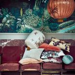 Dekoracje do domu: kwiaty na ścianach, meblach i w doniczkach