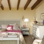 Jeśli gdziekolwiek na ziemi jest raj, to Bettina właśnie go znalazła. W swoim domu na Majorce, w małej wsi