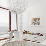 Jest prosto i nowocześnie, a wszelkie ozdobniki wyglądaja bardzo subtelnie.