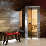 Kabina saunowa firmy Tylö. W wyposażeniu dodatkowym - zestaw do aromaterapii i chromoterapii.