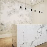 Kamień – surowiec znany od wieków, triumfalnie wraca do wnętrz nie tylko jako cenny materiał o wyjątkowej trwałości, ale