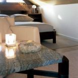 Kamienny blat wygląda szlachetnie. Uroda geometrii