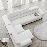 Kanapa Blues z rozsuwanymi siedziskami kosztuje od 23 900 zł. MAX-FLIZ