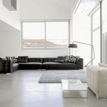 Kanapa - model Malhoun marki Ligne Roseł. Cena - od 35 344 zł. ARKA STUDIO MEBLOWE