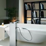 Kaos 2 zrobiona z metakrylu wzmocnionego włóknem szklanym. Można w niej zainstalować 20 napowietrzających dysz.