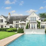 Rezydencja w kolorach piasku i oceanu