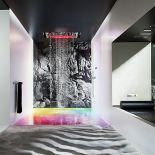 Kilka typów deszczu i mgły, zmienne oświetlenie oraz aromaterapia, Dornbracht.