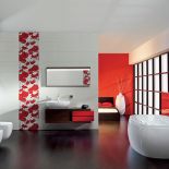 Kioto – wanna z panelem (marka Opoczno), ok. 3198 zł. ROVESE