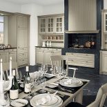 Klasyka bez zbędnych ozdób: model Palladio, kolor wykończenia: antyczna biel, Allmilmoe