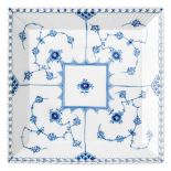 Kobaltowy talerz ROYAL COPENHAGEN. Talerze do dekoracji