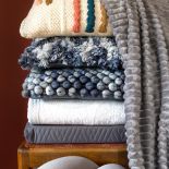 Koce i poduszki, Black Red White, brw.pl