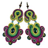 Kolczyki wykonane techniką soutache.
