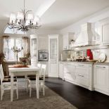 Kolekcja Aida. STOSA. Aranżacje kuchni: schowana czy otwarta?