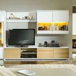 Kolekcja Bianco. Do kompletu również tradycyjna biblioteka z kominkiem elektrycznym, PAGED