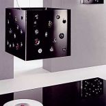 Kolekcja Class to połączenie kryształów Swarovskiego z nowoczesną formą ze szkła. Żyrandol kosztuje 12 000 zł. INHOUSE