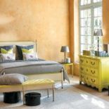 Kolekcja Ermitage inspirowana stylem Ludwika XVI, drewno bukowe, wykończenia złote i srebrne. Grange.com.pl