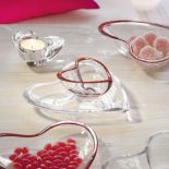 Kolekcja Heart Red: miseczki – 60 zł/szt., szklany świecznik – 50 zł. NACHTMANN