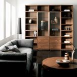 Kolekcja Lecco - stolik wykończony orzechowym fornirem. Cena - 3021 zł. BO CONCEPT