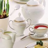 Kolekcja porcelany Carmen Gold. Za serwis obiadowy dla 12 osób zapłacimy 1015 zł, a za kawowy - 630 zł. GERLACH