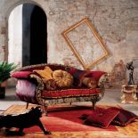 Kolekcja Romantica od Mantelassi. Za dwuosobową sofę Lepus zapłacimy 19 500 zł. HEBAN