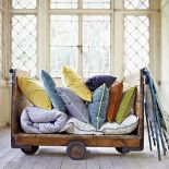 Kolorowe poduszki z serii Take a Nap Home Textiles Collection 2013, NAP