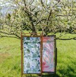 kolorowe leżaki ogrodowe