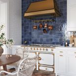 kolorowe płytki nad blatem w kuchni